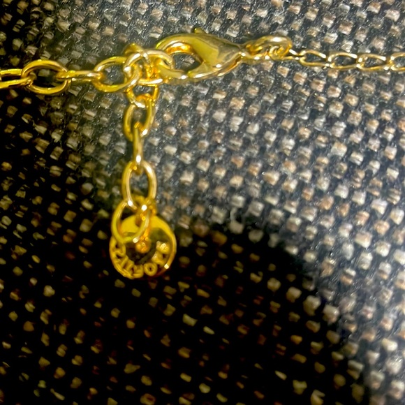 Long goldtone necklace with dangling charms - Picture 4 of 4